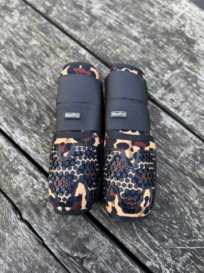 FMH - NeoPro the Leopard - Neoprene leg protectors boots for horses (various colors)