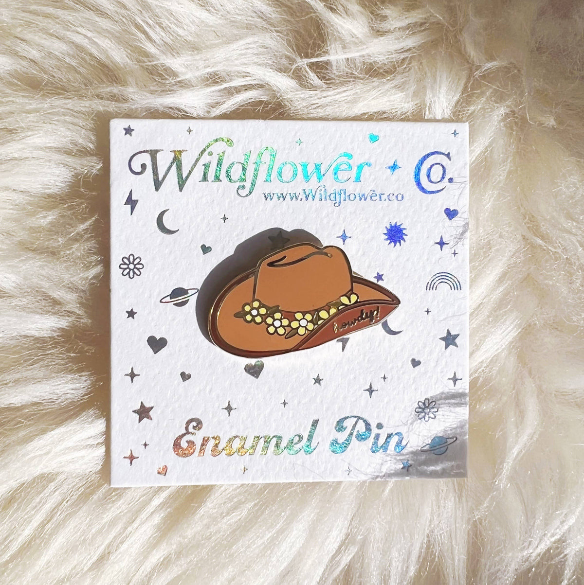 Wildflower Co - Cowgirl Hoed westernhoed emaille pin bruin