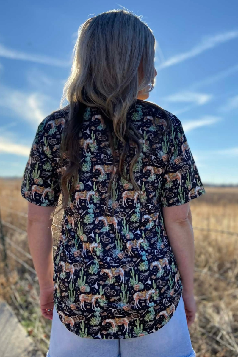 Sterling Kreek - Camisa top Cactus Run con estampado country