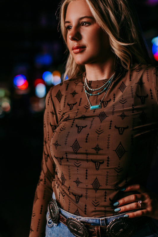 Merigold Kiss - Aztec bull mesh top bruin