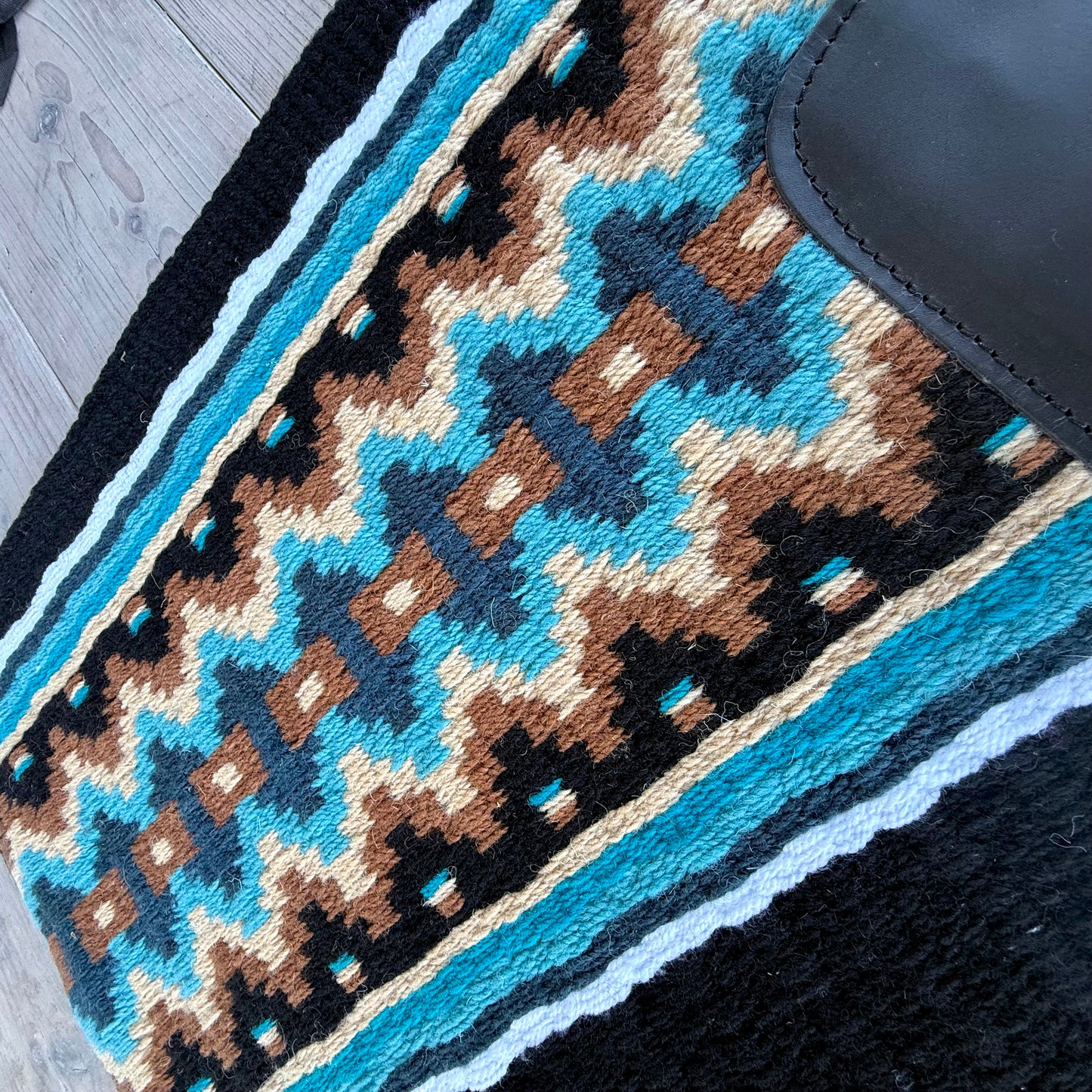 SB047 - Western oversized showblanket A - Zwart, camel, grijsblauw