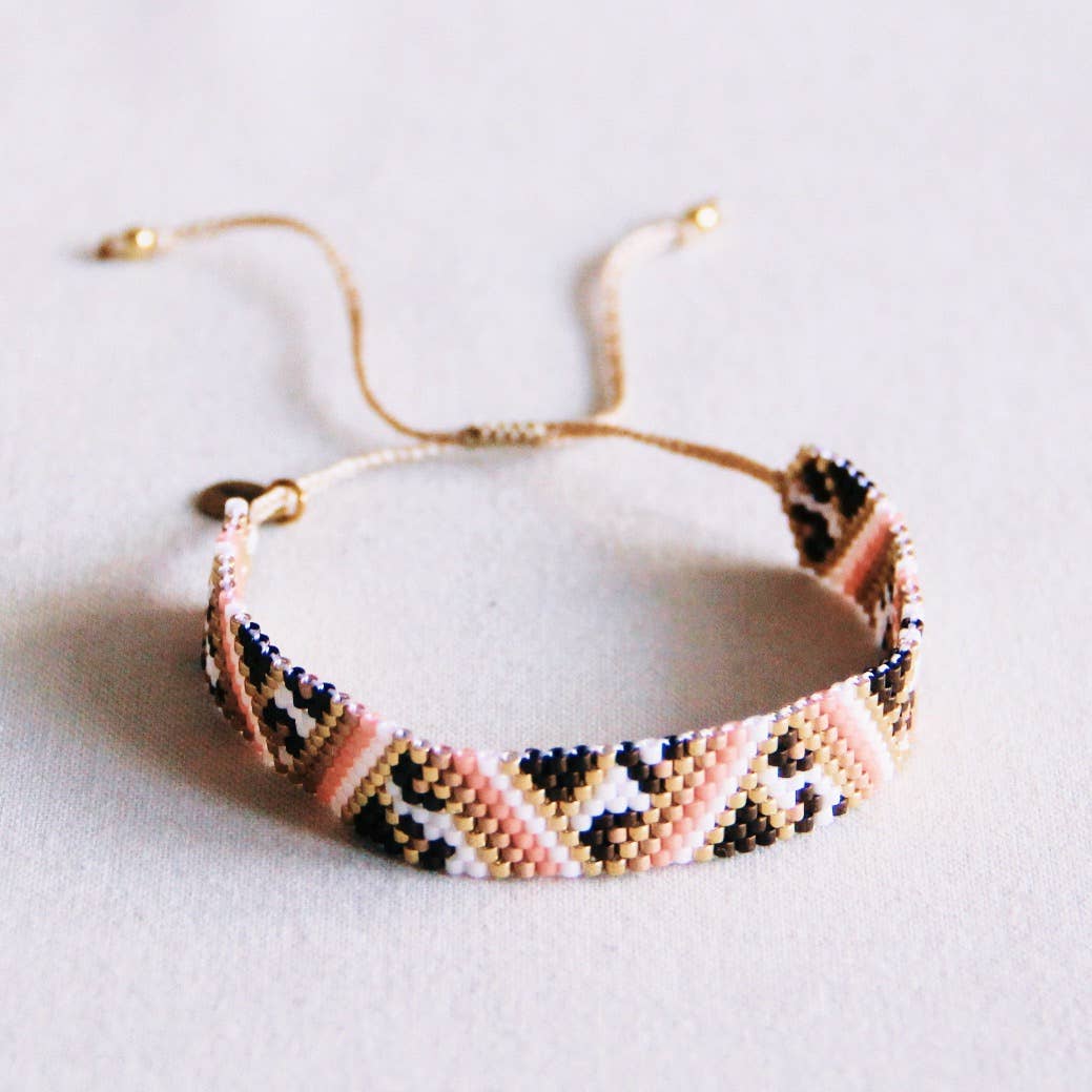 Bazou - Armband met zigzag- en luipaardprint zalm/bruin/wit
