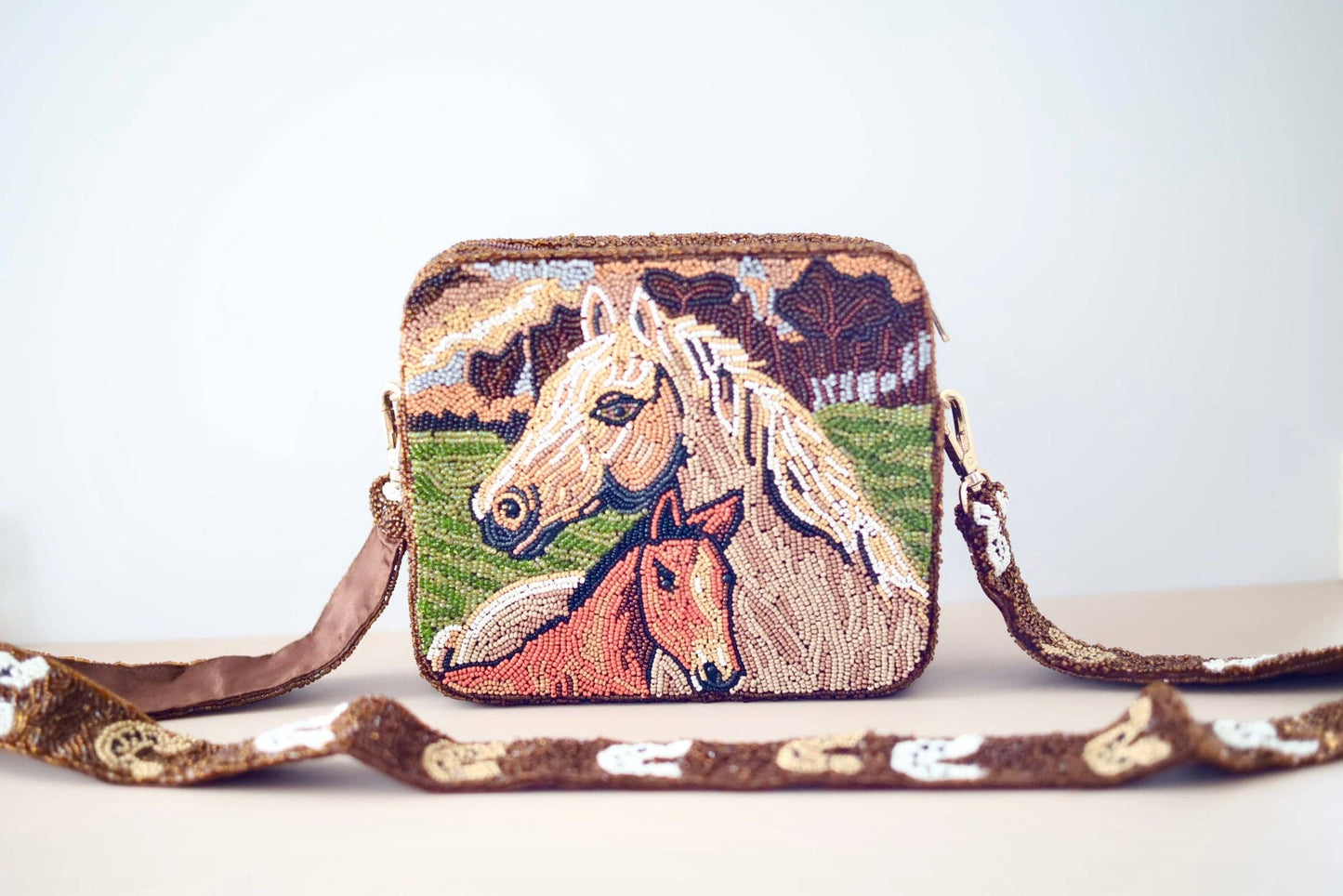 Pria Handmade - Beaded Bag paarden Wild Horses vierkante crossbodytas