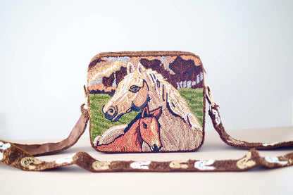 Pria Handmade - Perlen-Tasche Pferde Wild Horses quadratische Crossbody-Tasche