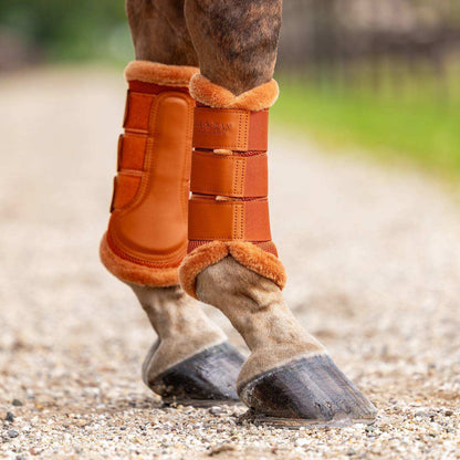 Equestrian Stockholm - FW26 Chestnut - Fur Mesh Brushing Boots beenbeschermers