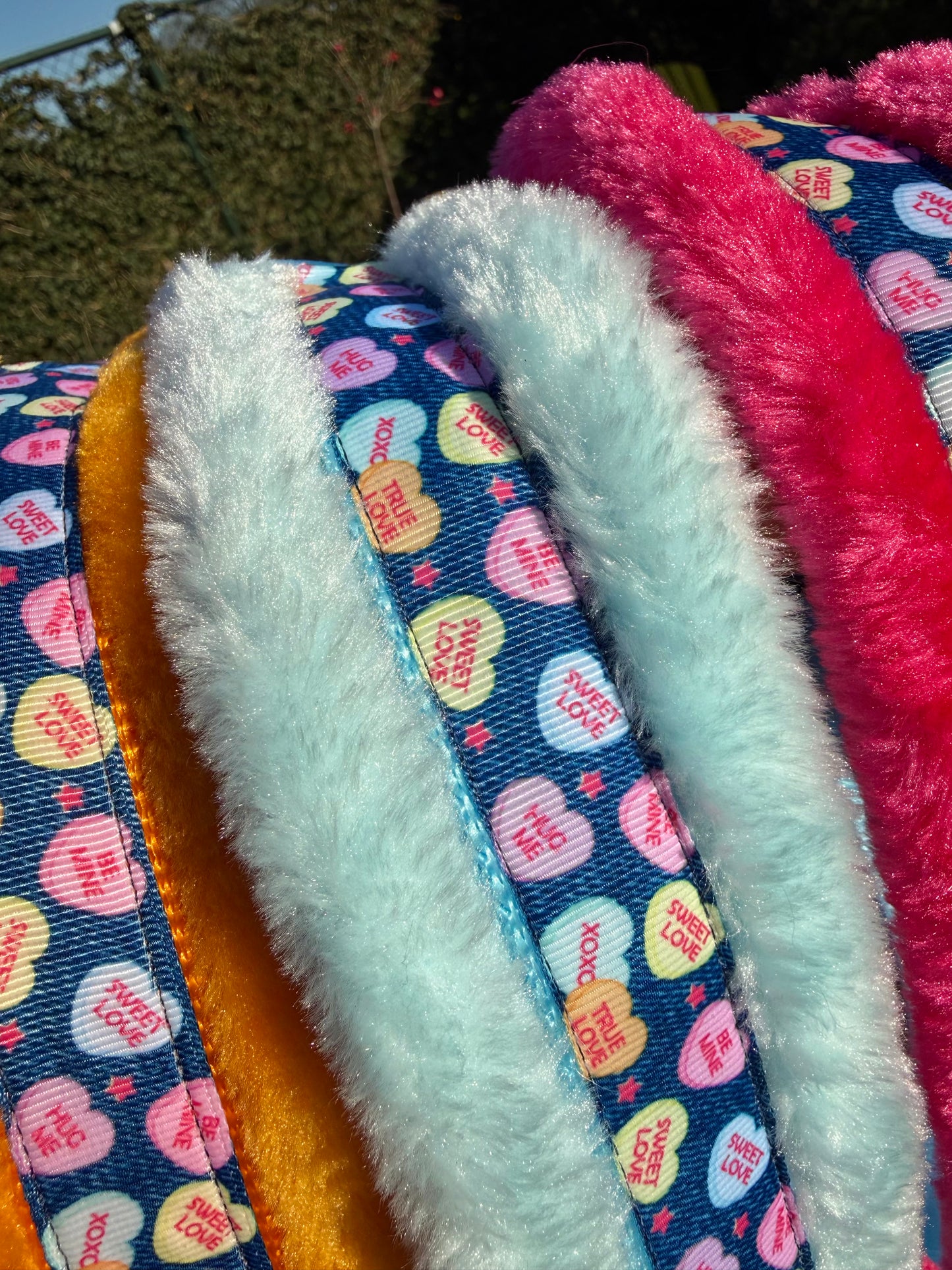 Happy Halsters x FMH - Licol Sweetheart Exclusive (fourrure) différentes couleurs