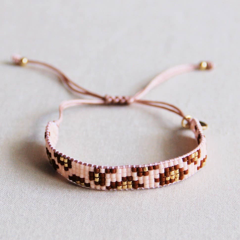 Bazou - Kraaltjes armband met luipaardprint cognac/ peach