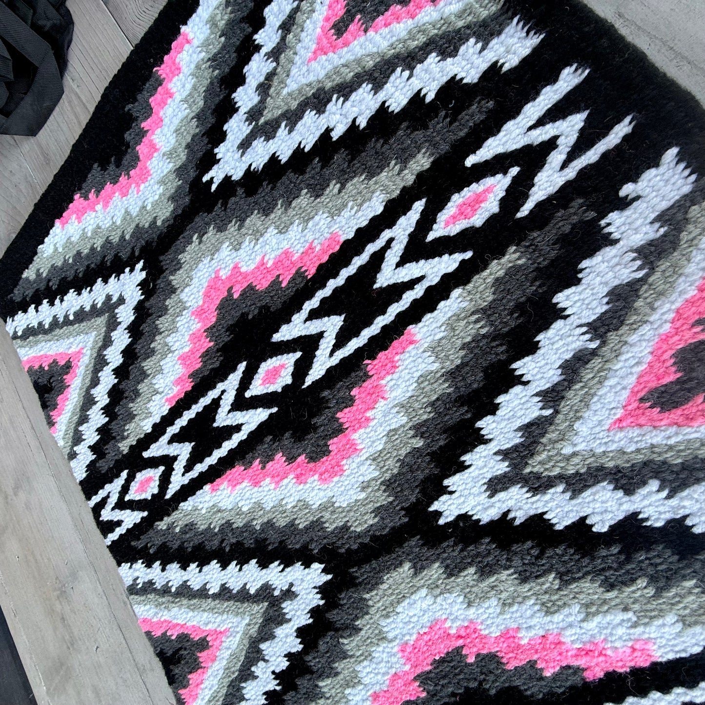SB075 - Western oversized showblanket A - Zwart, roze, grijs