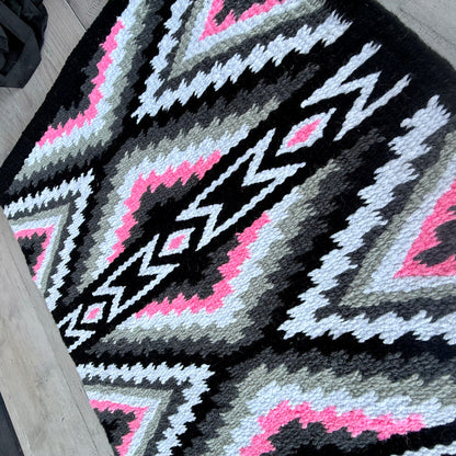 SB075 - Western Oversized Showdecke A - Schwarz, Rosa, Grau