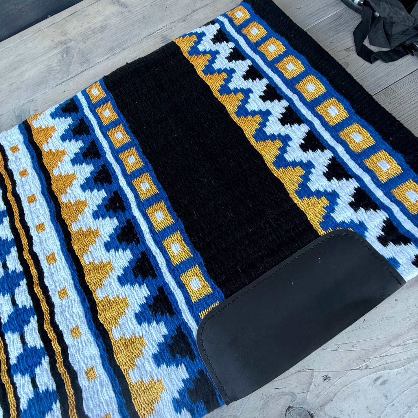 SB060 - Western oversized showblanket A - Zwart, blauw, goud