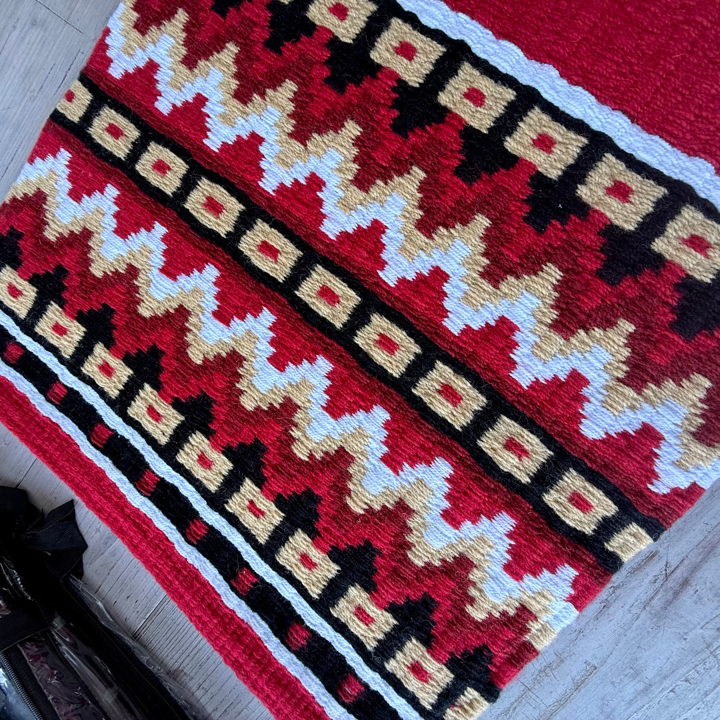 SB058 - Western oversized showblanket A - Rood, crème, wit