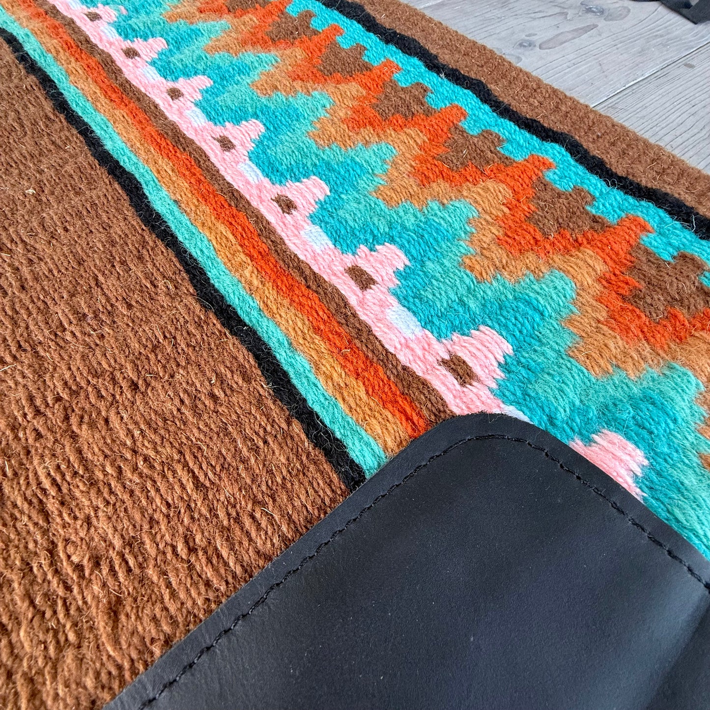 SB048 - Western oversized showblanket A - Camel, turquoise, oranje