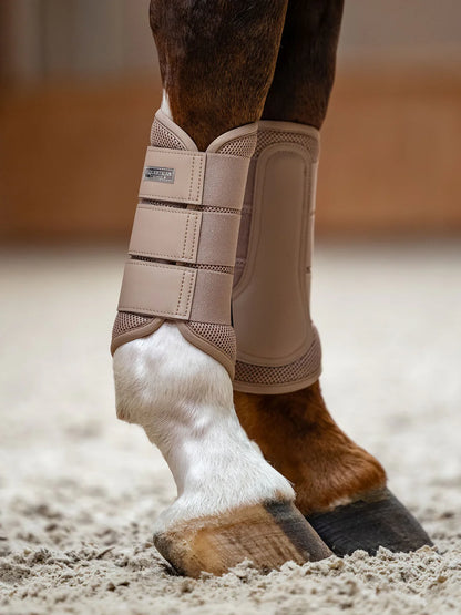 Equestrian Stockholm - SS26 Sand - Mesh Striegelgamaschen