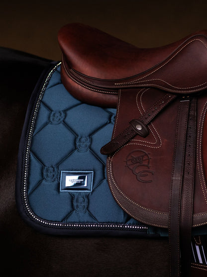 Equestrian Stockholm - FW26 Blue Meadow  - Crystal Shine Jump Saddle Pad springzadeldek