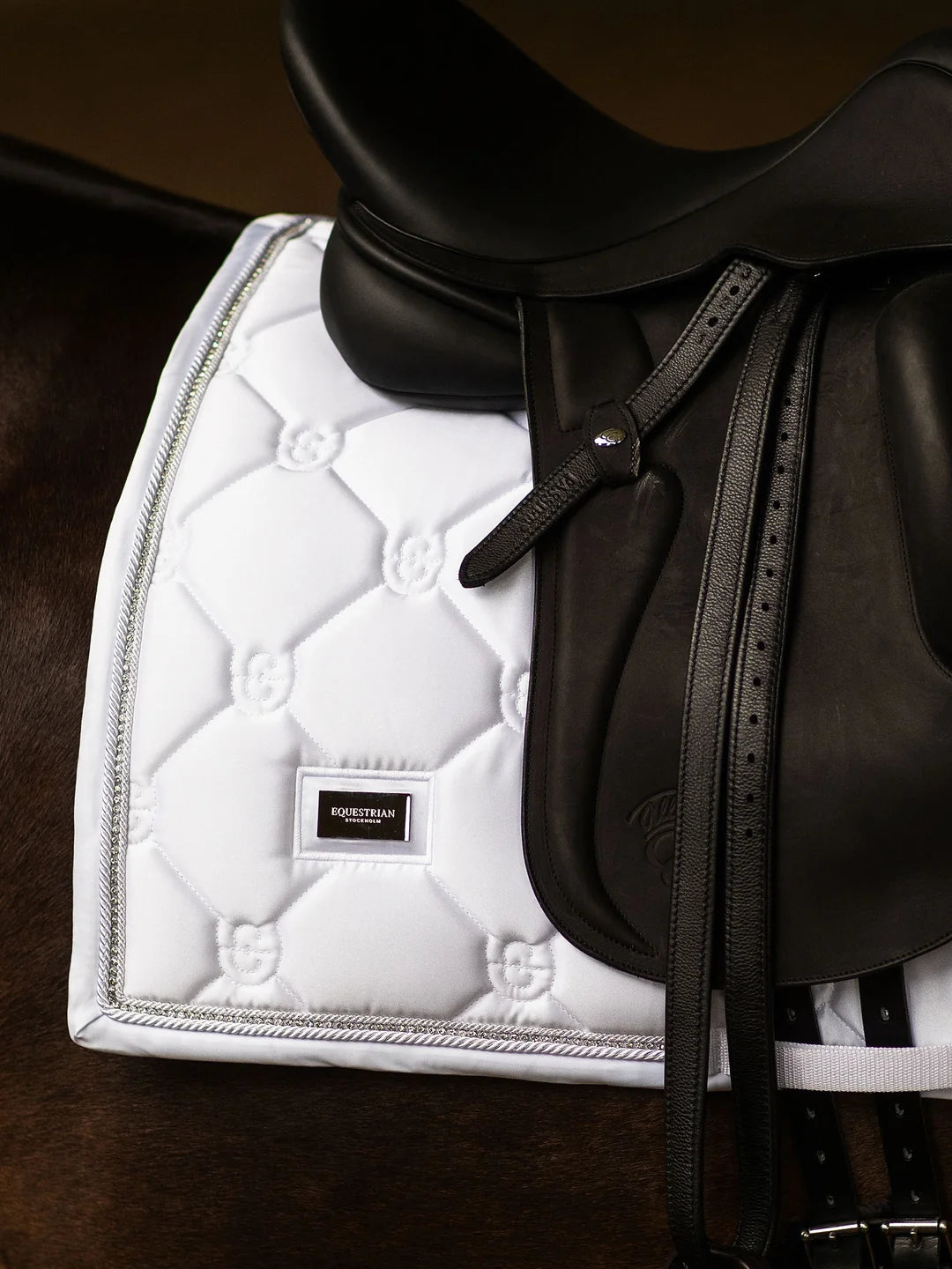 Equestrian Stockholm - Core Collection - White Crystal Shine Dressage Saddle Pad dressuurzadeldek