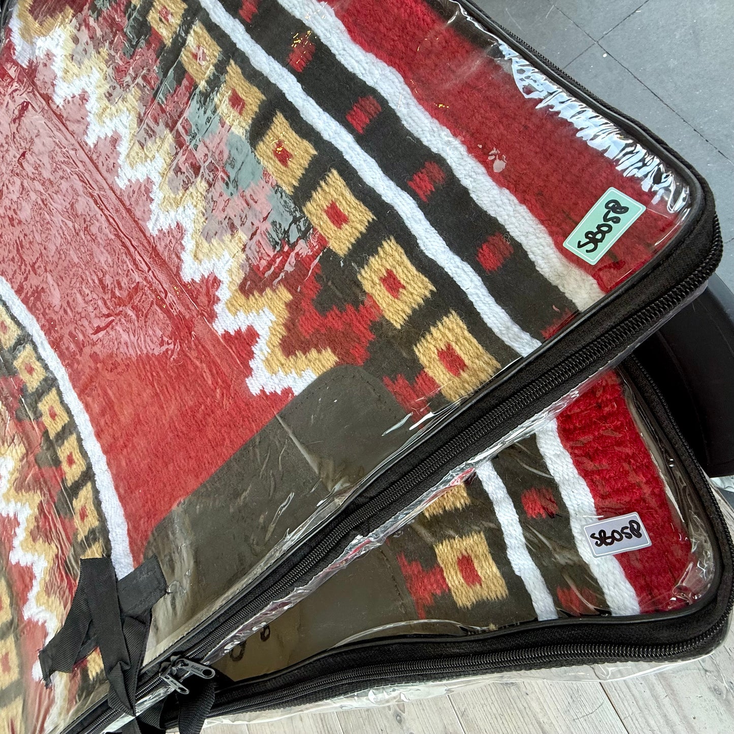 SB058 - Western oversized showblanket A - Rood, crème, wit