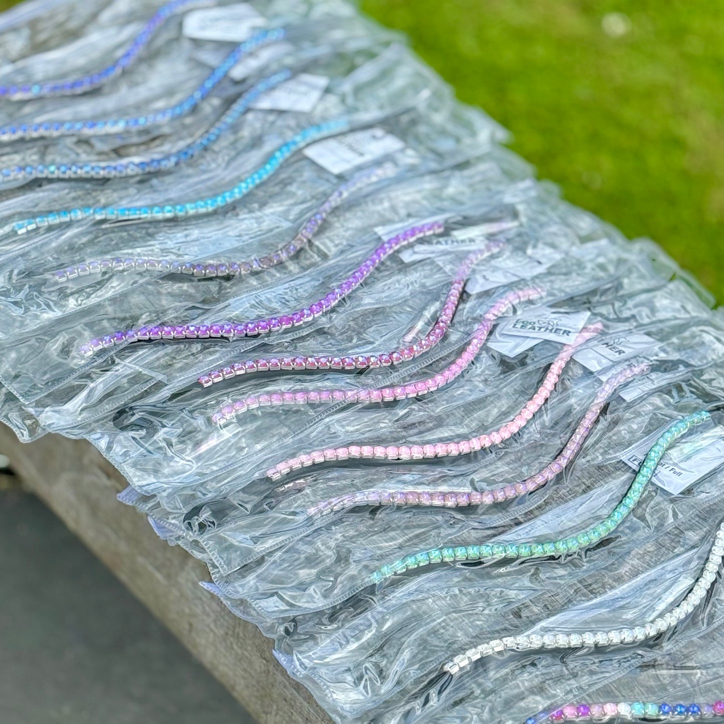 FMH - Sprankelende frontriem ‘Big stone’ Wave met 8mm steentjes in div. kleuren