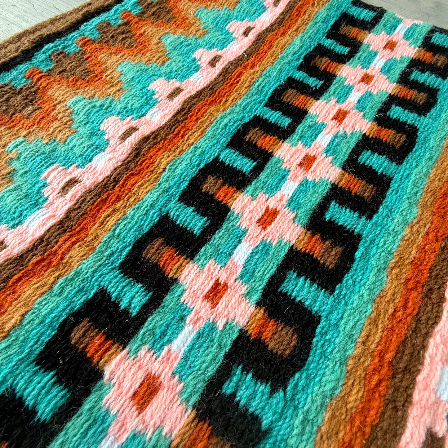 SB048 - Western oversized showblanket A - Camel, turquoise, oranje