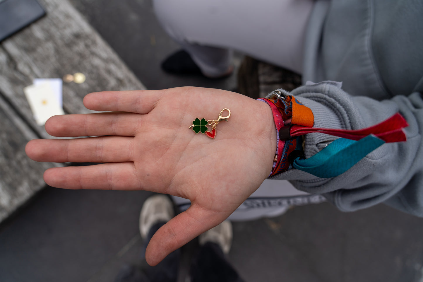 FMH - Dije para cabezal Lucky Charm trébol de cuatro hojas con corazón