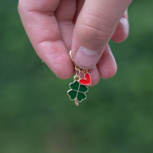 FMH - Ciondolo per testiera Lucky Charm quadrifoglio con cuore