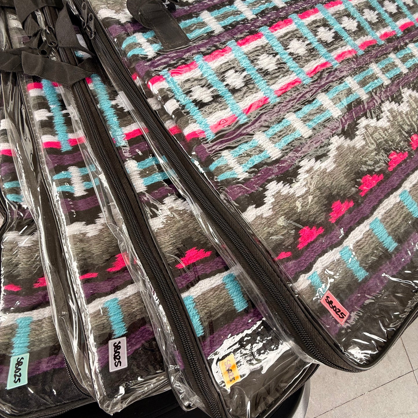 SB025 - Western oversized showblanket A - Zwart, turquoise, roze, grijs