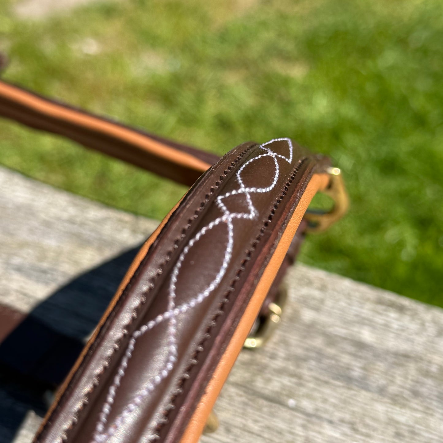 FMH - Licol en cuir Havana avec sous-couche colorée ‘Colour Pop’ cognac