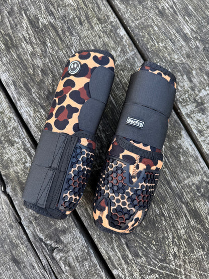 FMH - NeoPro the Leopard - Neoprene leg protectors boots for horses (various colors)