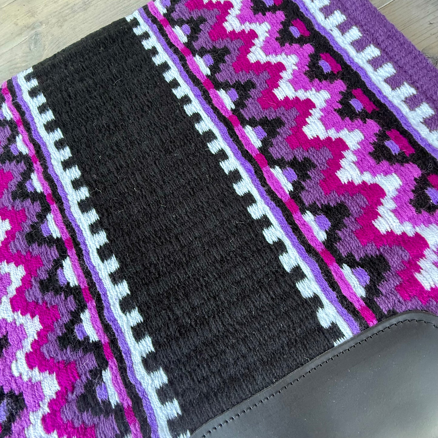 SB055 - Western oversized showblanket A - Zwart, paars, lila