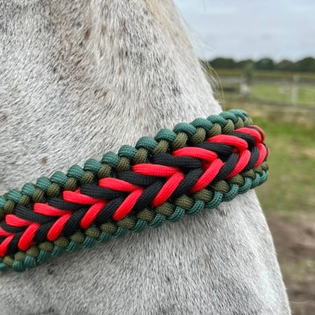 Handgemaakte paardenhalsters - Geknoopt halster ‘Fendt Power’ Groen/rood/zwart