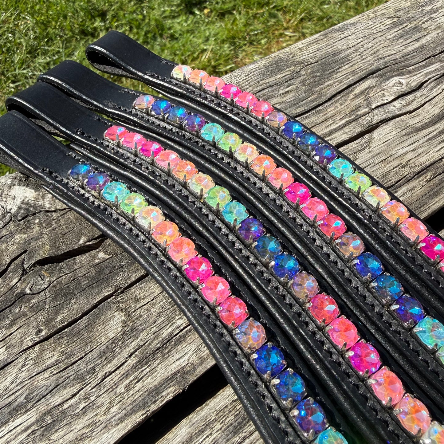 FMH - Frontriem ‘Rainbow Road’ met steentjes in regenboog kleuren