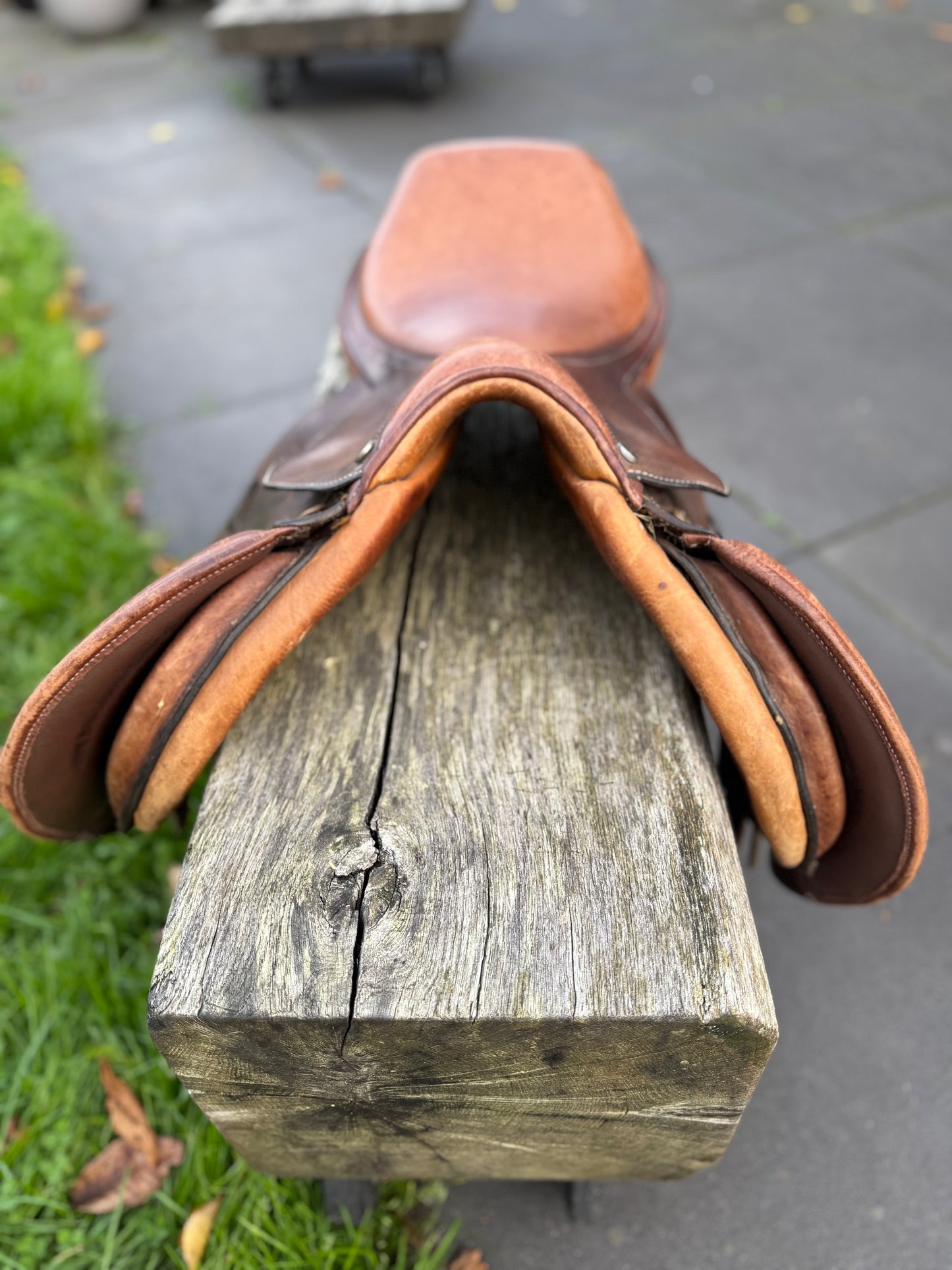 S0012 - Ruiz Diaz springzadel lichtbruin M/MW 17”