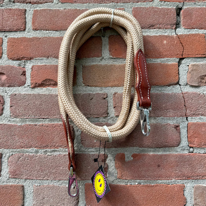 FMH - Closed rope reins with leather detail and clip ‘Rope Rein Cream’