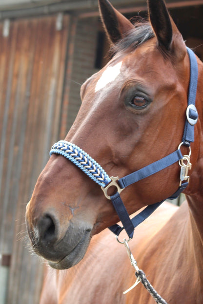 Handmade horse halters - Knotted halter ‘Blue Jeans’ dark blue/light blue