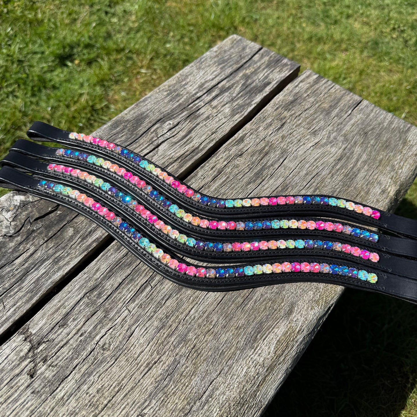 FMH - Frontriem ‘Rainbow Road’ met steentjes in regenboog kleuren