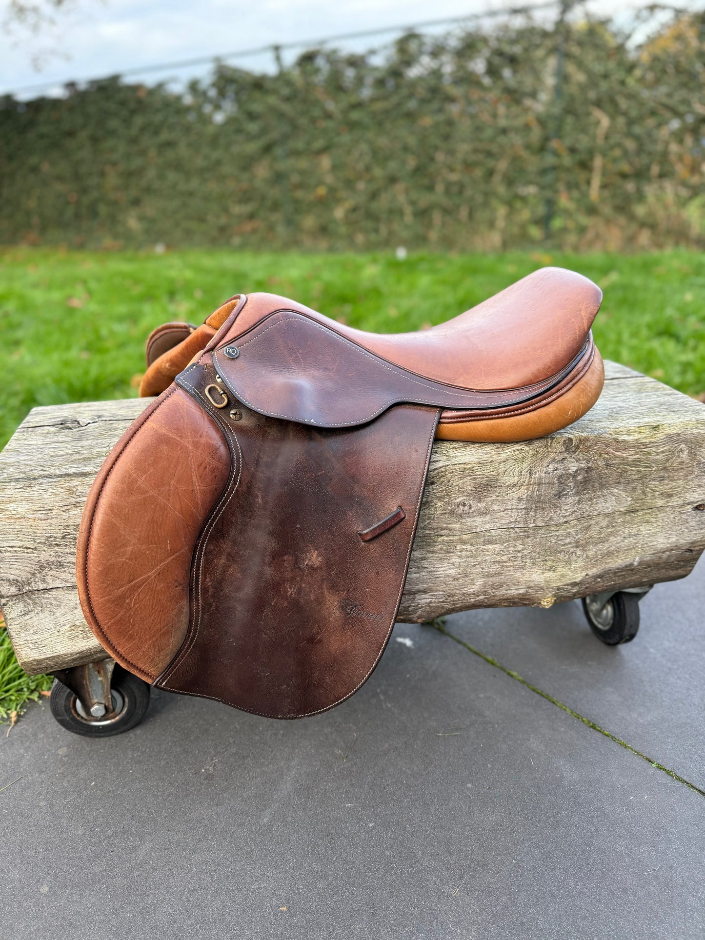 S0012 - Ruiz Diaz springzadel lichtbruin M/MW 17”