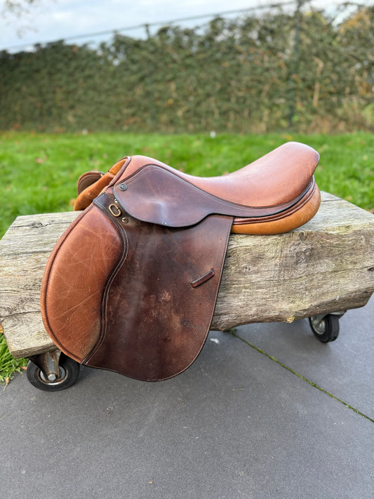 S0012 - Ruiz Diaz springzadel lichtbruin M/MW 17”