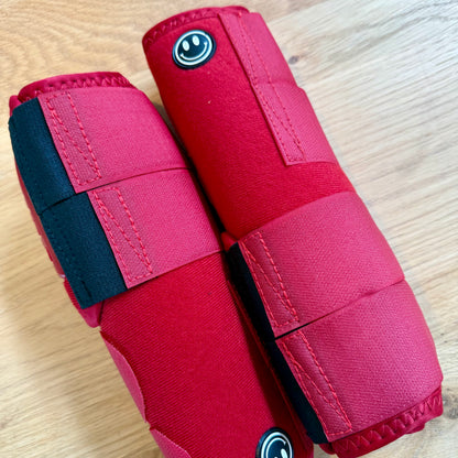 TOO GOOD TO GO - FMH - NeoPro the Solids - Neoprene beenbeschermers boots voor paarden Rood met zwarte elastiek