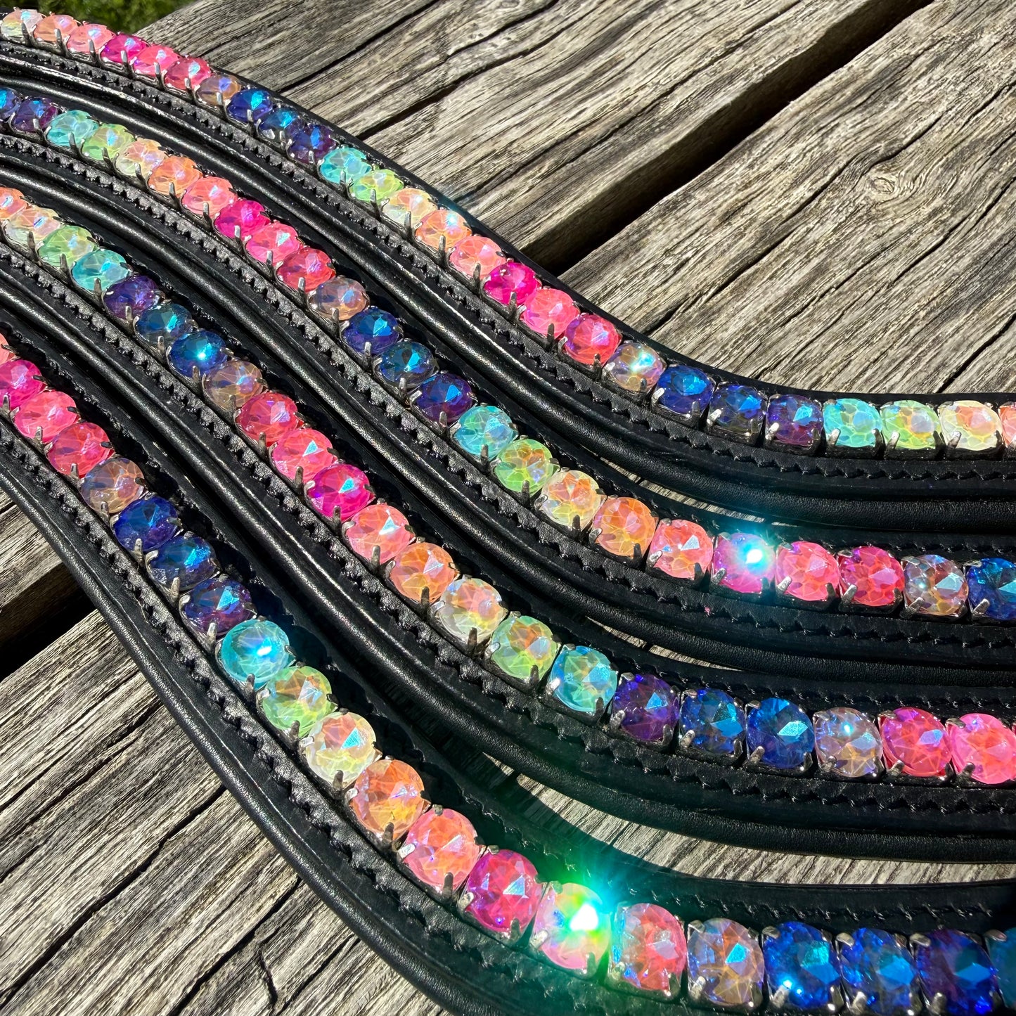 FMH - Frontriem ‘Rainbow Road’ met steentjes in regenboog kleuren