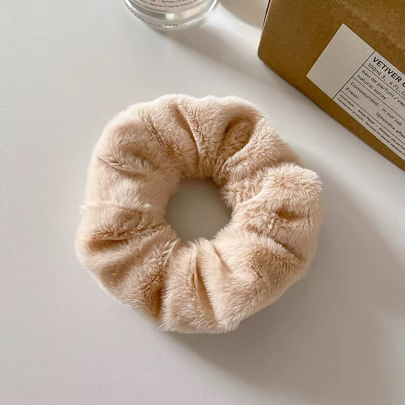 FMH - Soft Fluffy Scrunchie elastiek dressuurknot knotband (div. kleuren)