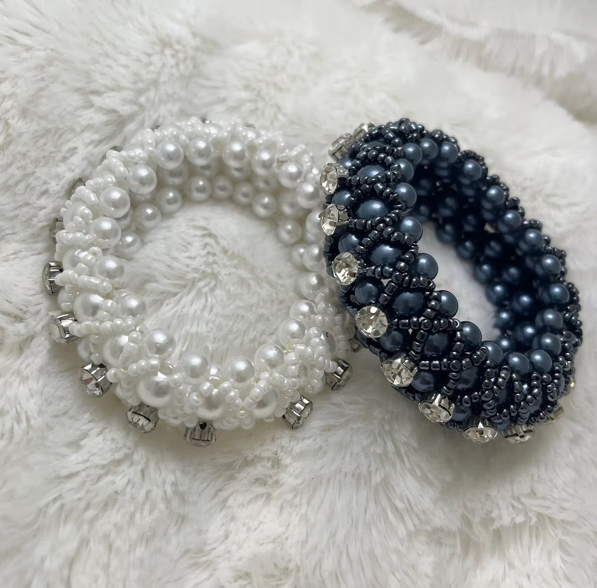 FMH - Classic Pearl luxe knotband met parelkralen en strass (div. kleuren)