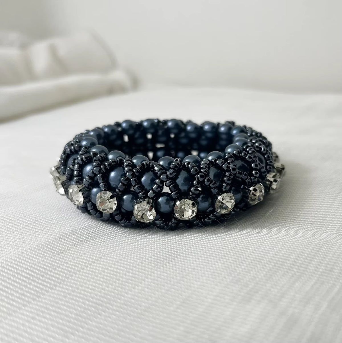 FMH - Classic Pearl luxe knotband met parelkralen en strass (div. kleuren)