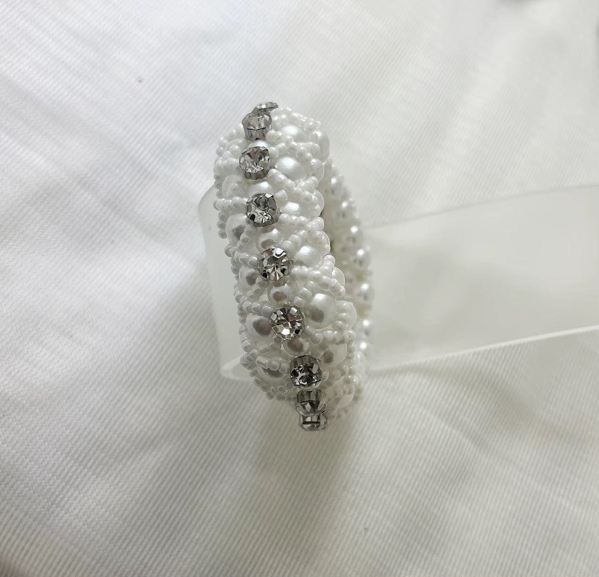 FMH - Classic Pearl luxe knotband met parelkralen en strass (div. kleuren)