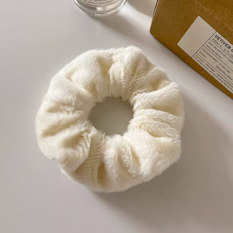 FMH - Soft Fluffy Scrunchie elastiek dressuurknot knotband (div. kleuren)