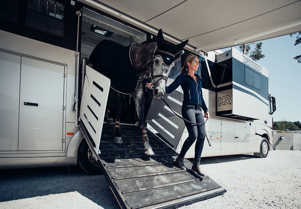 Equestrian Stockholm - Core Collection - Copriorecchie imbottito nero argento
