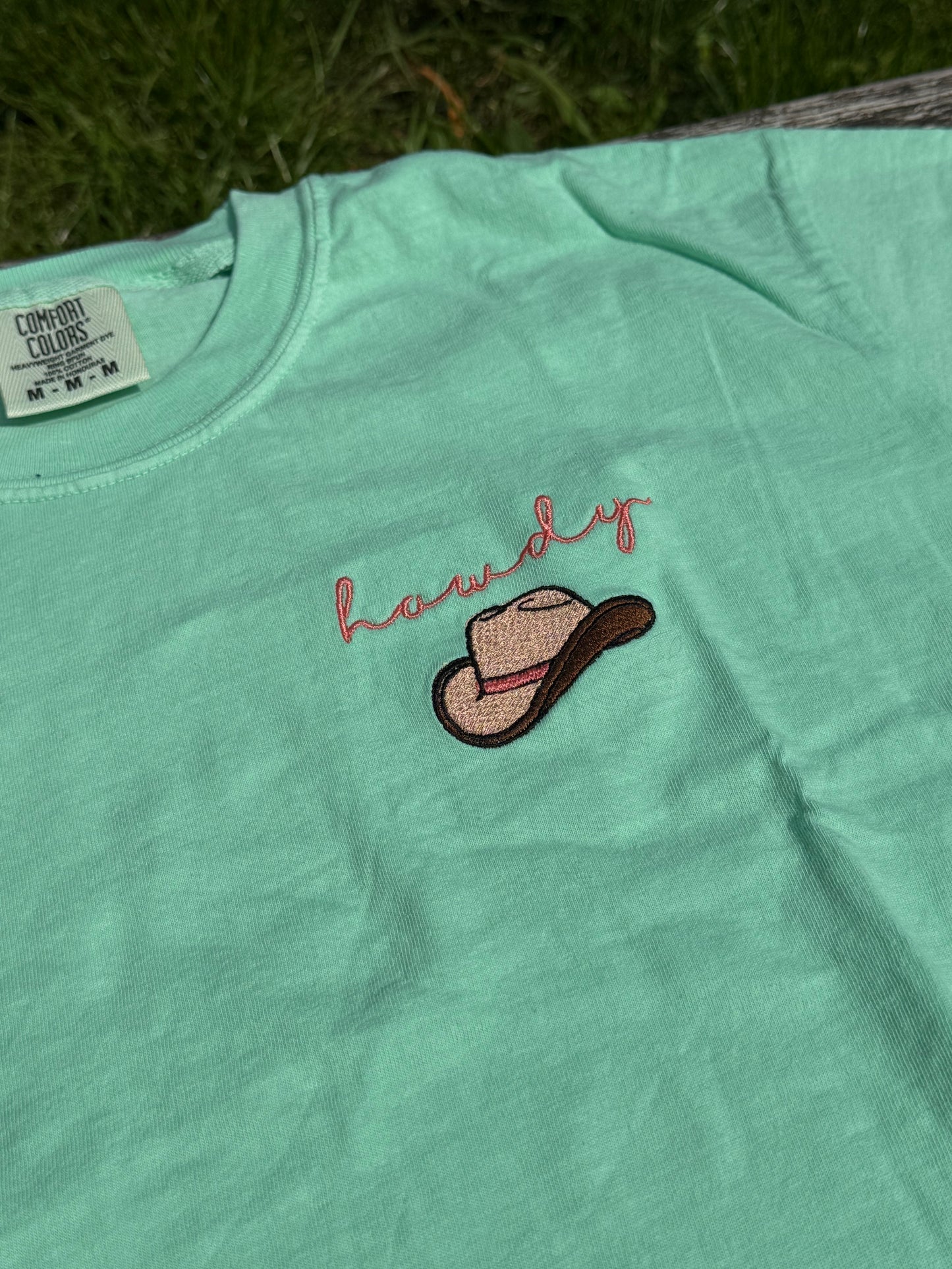 FlossandFable - T-shirt "Howdy" Cowboyhoed Island Reef