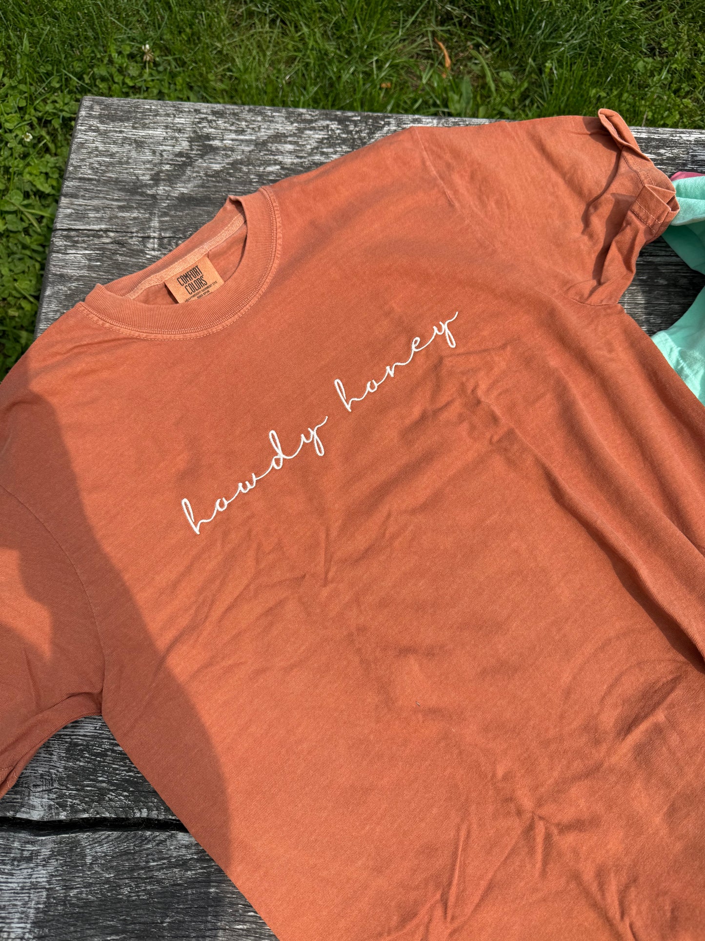 FlossandFable - T-shirt "Howdy Honey!" Yam