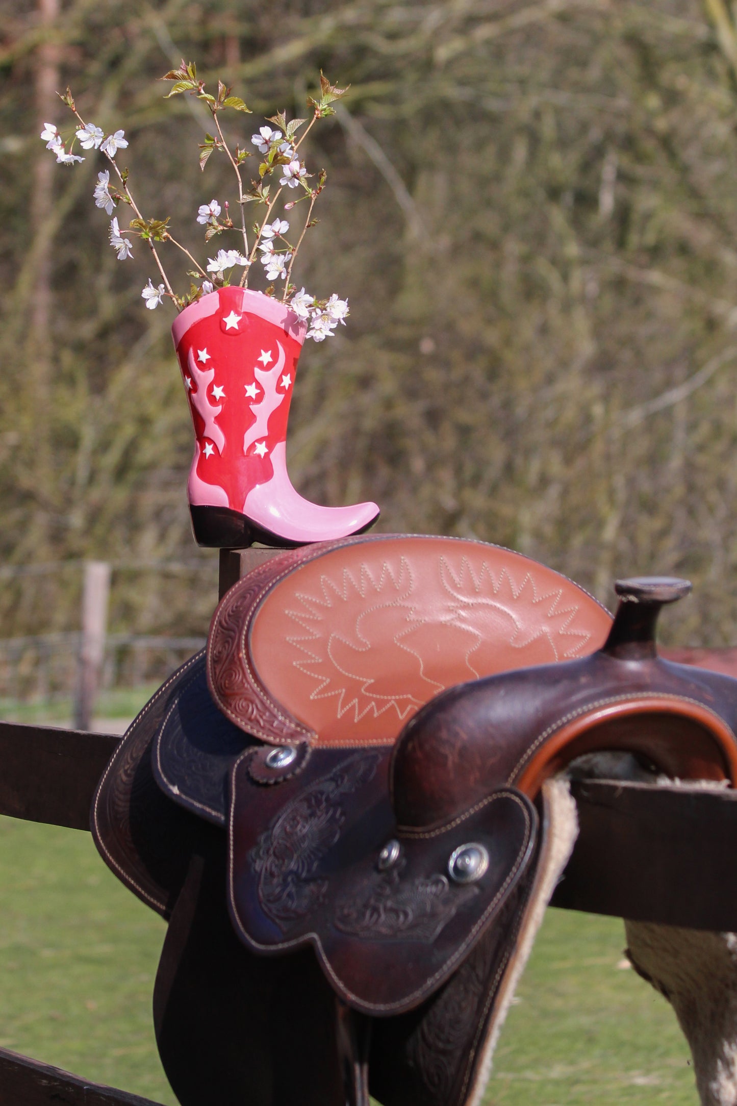 Sass &amp; Belle - Cowboy boot vase red/pink