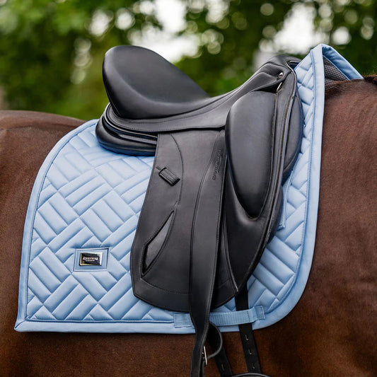 Equestrian Stockholm - SS26 Midsummer Blue - Dressursattelpad Modernes Dressursattelpad