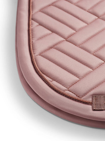 Equestrian Stockholm - SS26 Midsummer Blush - Dressursatteldecke Modern