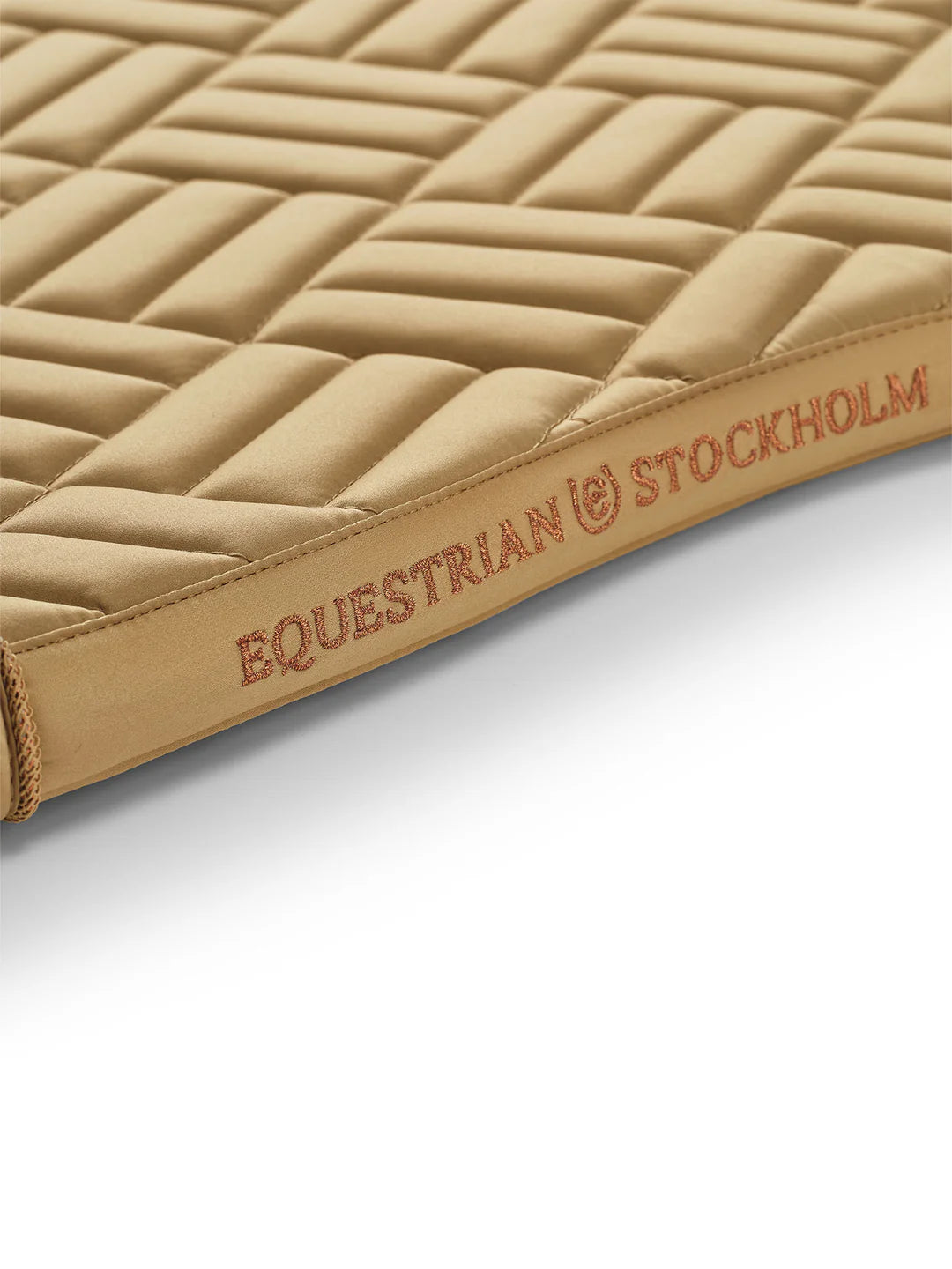 Equestrian Stockholm - SS26 Midsummer Glow - Mantilla de silla de salto moderna